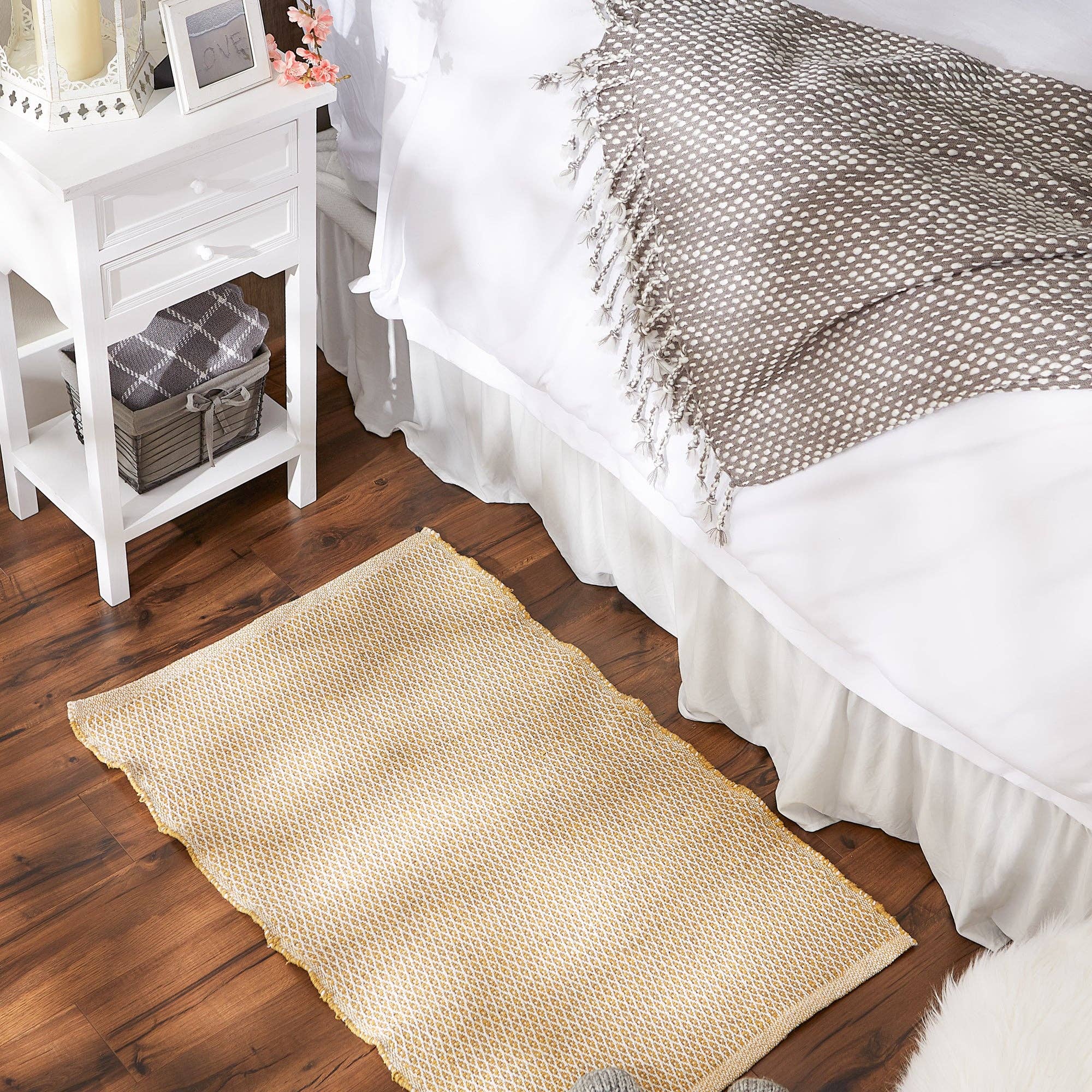 Honey Gold  Diamond Recycled Yarn Rug 2X3 Ft